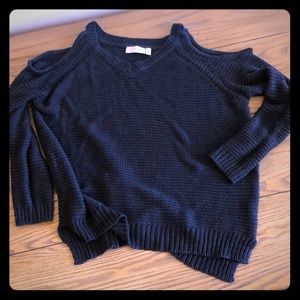 Cold shoulder V neck sweater • Navy • Medium